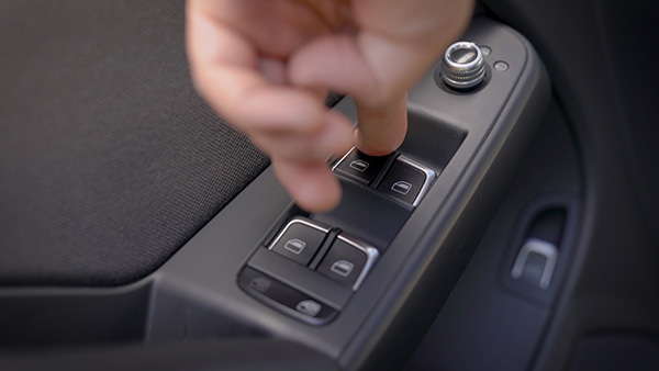 The Most Common Problems With Car Power Windows | Rainier Automotive